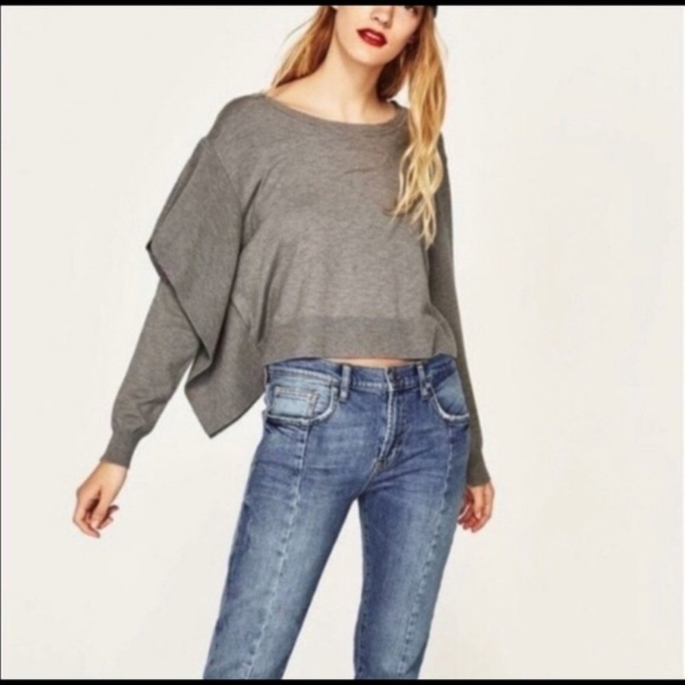 Zara Knit Gray Cropped Ruffled Side Sweater Size Medium